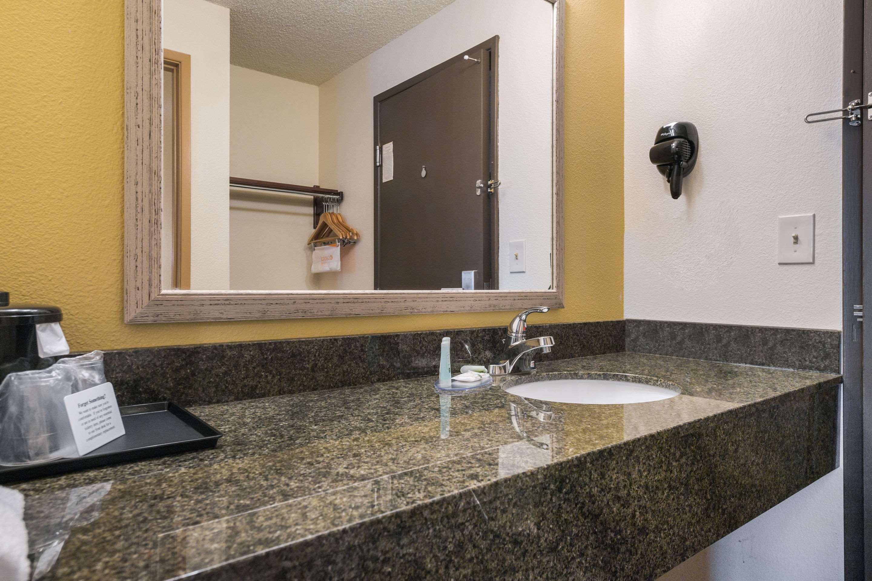 Quality Inn & Suites Silverdale Bangor-Keyport Екстер'єр фото