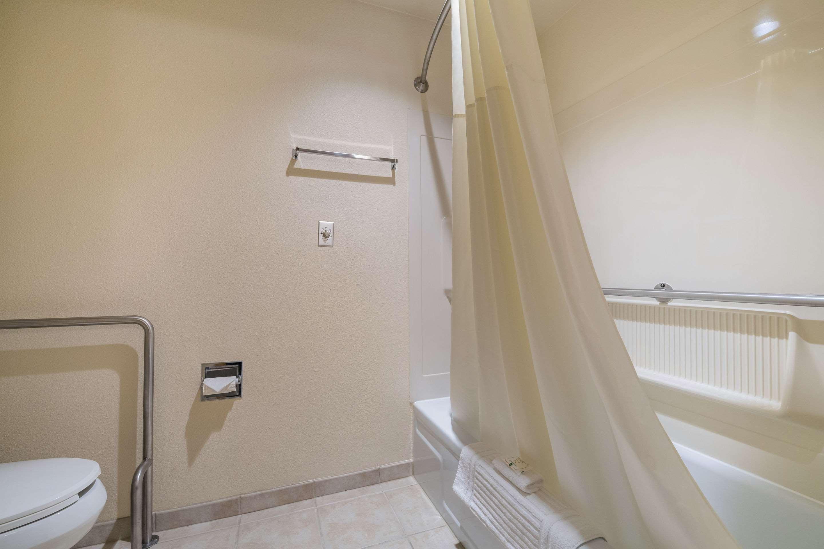Quality Inn & Suites Silverdale Bangor-Keyport Екстер'єр фото