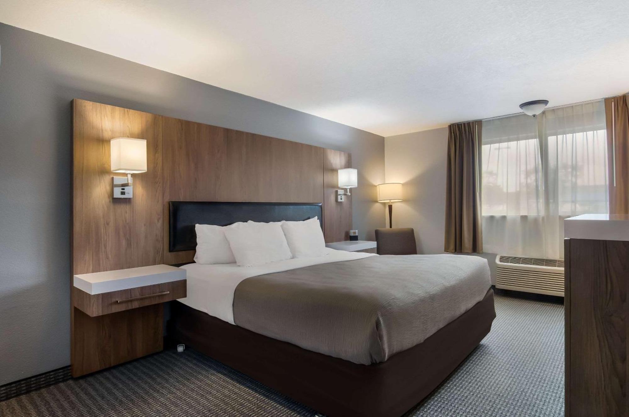 Quality Inn & Suites Silverdale Bangor-Keyport Екстер'єр фото
